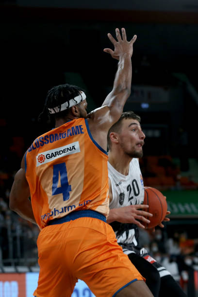 年轻阶段被 年轻阶段被