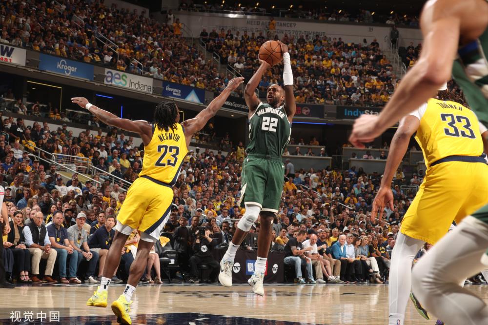 两位中锋的 两位中锋的